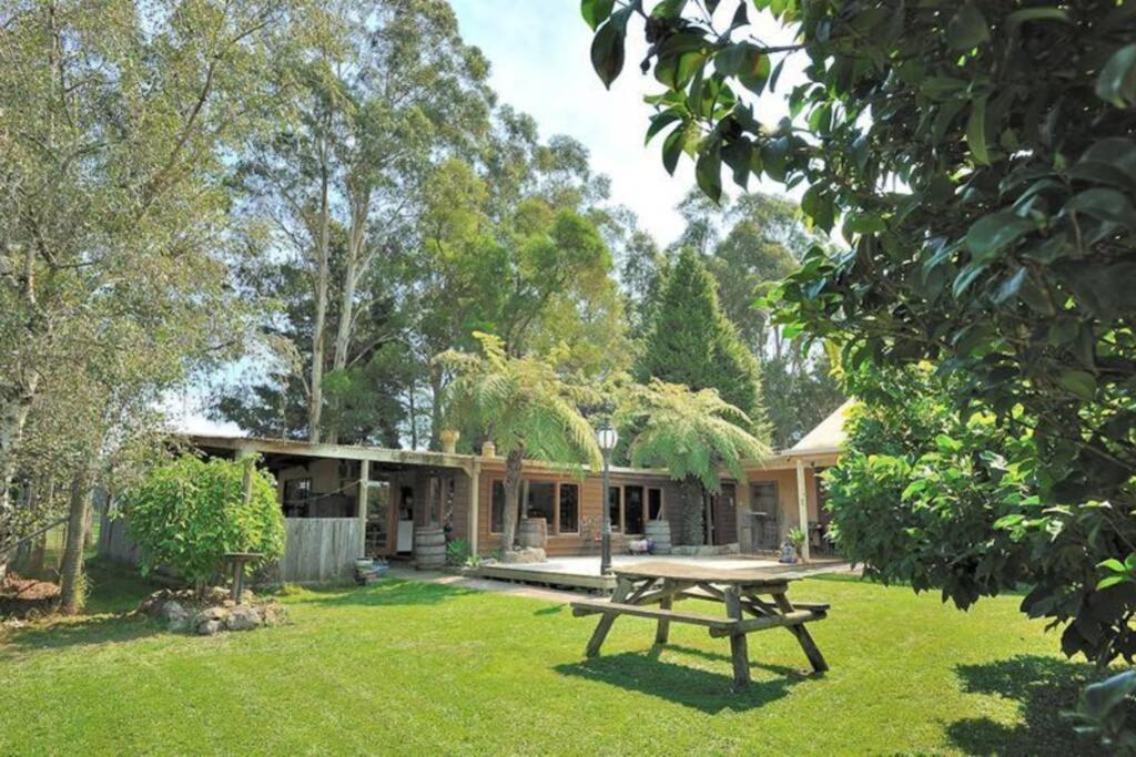 Jindi Hills Retreat Villa Jindivick Exterior photo